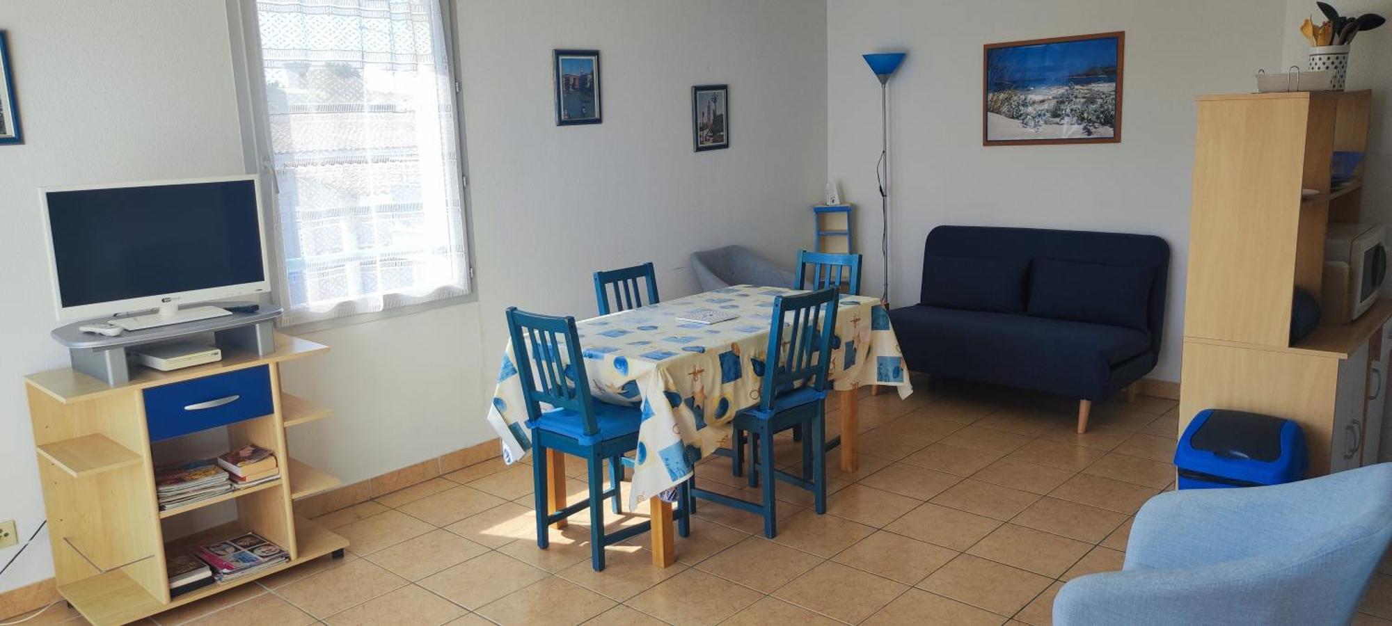 Confort Dans Avec Piscine